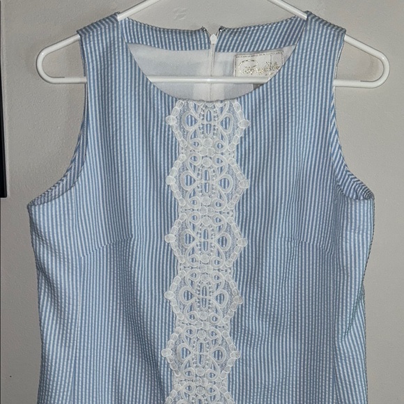 Blue and White Lace Dress - Picture 3 of 5